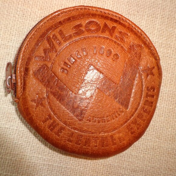 Vtg. WILSONS Leather Coin Pouch w/Key Ring Brown Zip Closure Round Embossed - Picture 11 of 13